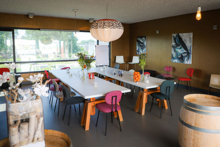 Uitzicht op het eiland van SKEEF in het Meer van Luna